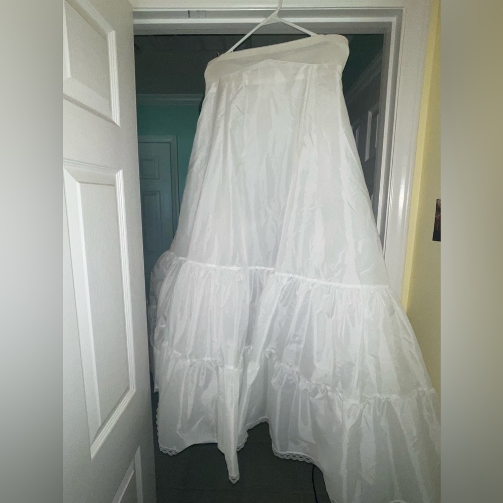 David’s Bridal Tier slip size 16 Fit and Flare white full length